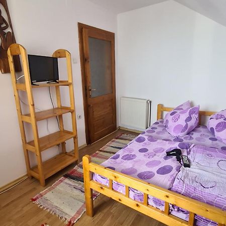 Eszter Panzio Bed and Breakfast Praid Esterno foto